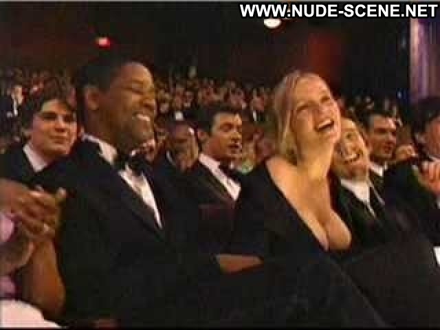 Uma Thurman The      Academy Awards  Hd Doll Posing Hot Nude Scene