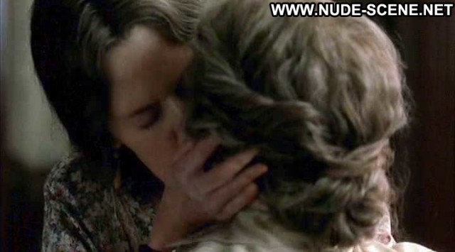 Nicole Kidman The Hours Lesbian Kissing