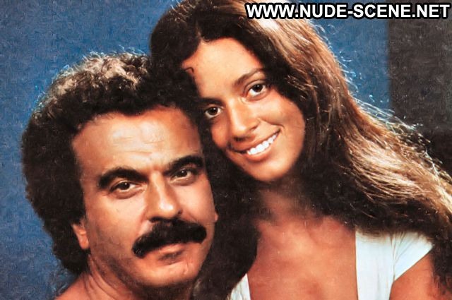 Sonia Braga Brazilian Latina Celebrity Showing Tits Actress
