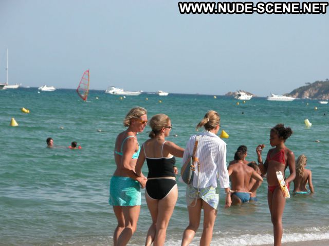 Katie Couric Nude Sexy Scene Swimsuit Milf Beach Blonde Doll