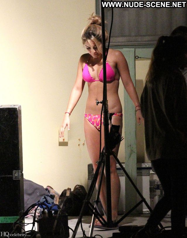 Selena Gomez No Source Posing Hot Hot Famous Celebrity Nude Scene