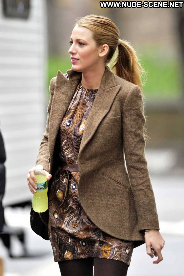 Blake Lively Cute Nude Scene Blonde Posing Hot Celebrity Celebrity