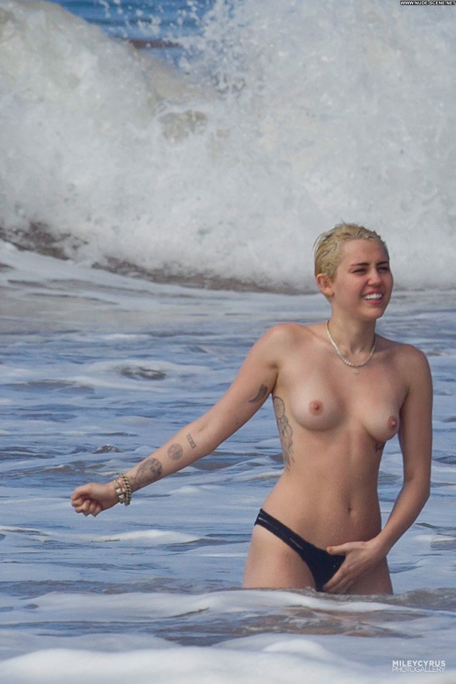 Miley Cyrus Hawaii Beach Nice Topless Celebrity