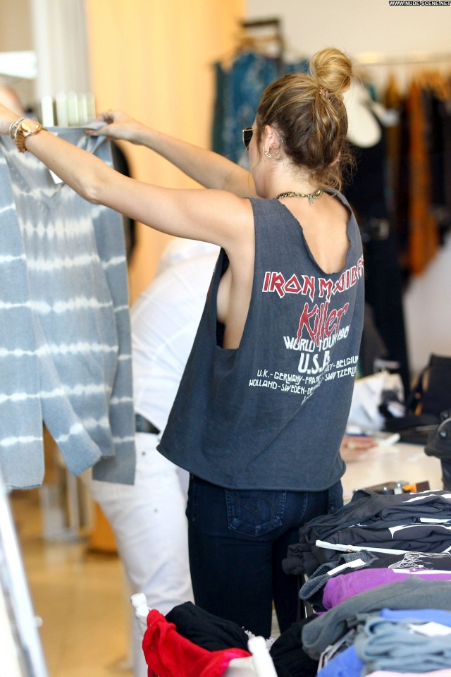 Miley Cyrus Out Shopping Sans Bra In Celebrity Posing Hot Nude Sexy