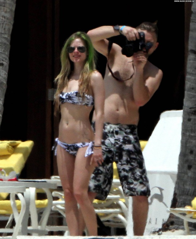Avril Lavigne Photo Shoot Bahamas Bikini Beautiful Babe