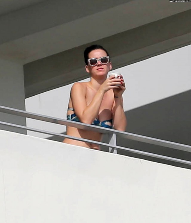 Katy Perry Hotel Babe Balcony Beautiful High Resolution Posing Hot
