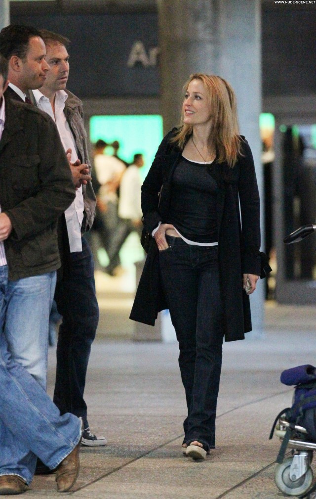 Gillian Anderson Lax Airport Posing Hot High Resolution Lax Airport