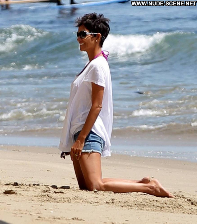 Halle Berry Posing Hot Babe Celebrity Beautiful Sexy Nude Gorgeous Halle Berry Posing Hot Babe Celebrity Beautiful Sexy Nude Gorgeous