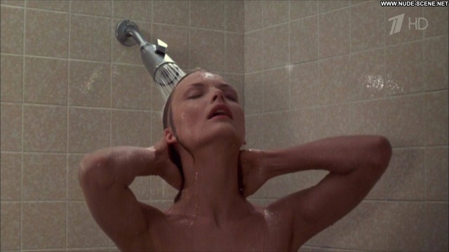 Michelle Pfeiffer Into The Night Celebrity Movie Shower Hot