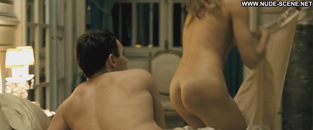 Natalia Vodianova Belle Du Seigneur Big Tits Breasts Celebrity Bed