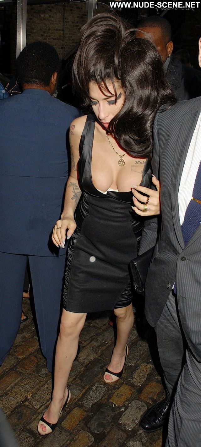 Amy Winehouse Showing Pussy Upskirt Showing Tits Horny Cute