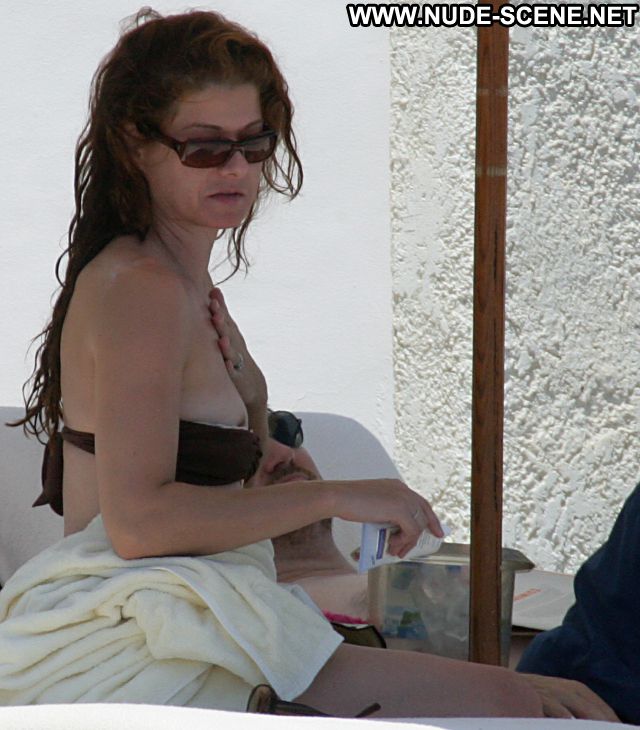 Debra Messing Nipple Slip Beach Bikini Showing Tits Horny