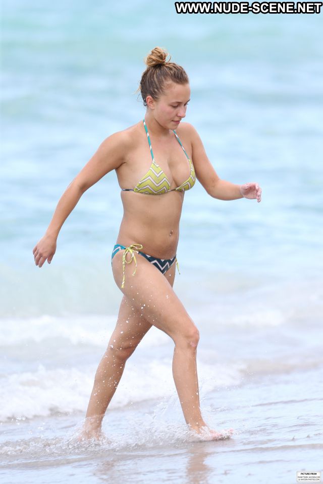 Hayden Panettiere Beach Blonde Bikini Showing Tits Gorgeous
