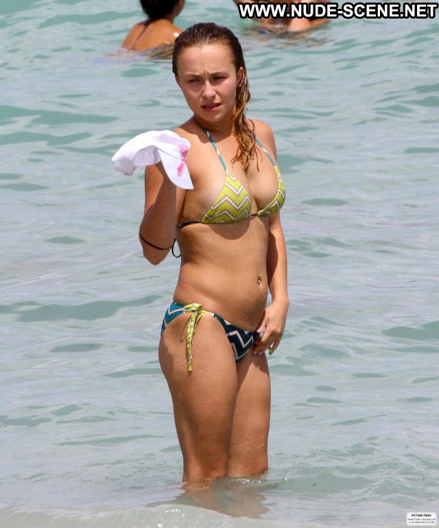 Hayden Panettiere Beach Blonde Bikini Celebrity Nude Scene