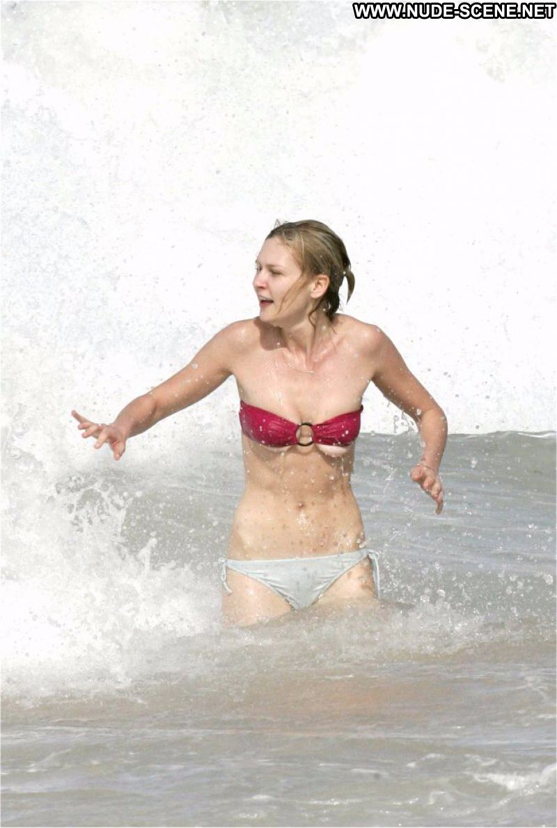 Kirsten Dunst Tits Posing Hot Big Tits Nude Blonde Bikini Showing Tits Nude  Scene Celebrity Beach Celebrity