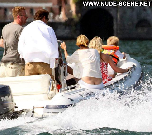Uma Thurman Boat Showing Ass Showing Tits Horny Celebrity