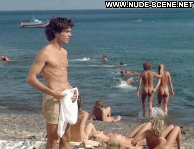 Valerie Quennessen Showing Tits Posing Hot Beach Nude Celebrity - Nude Cele...