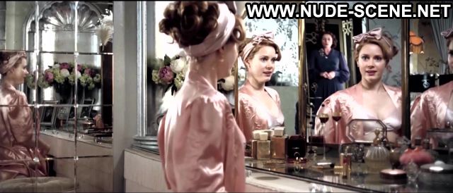 Amy Adams Miss Pettigrew Lives For A Day Bathroom Panties