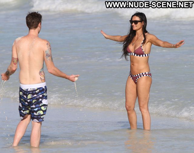 Demi Moore Beach Bikini Brunette Celebrity Horny Posing Hot