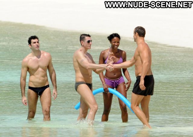 Naomi Campbell No Source Nude Scene Beach Posing Hot Cute Celebrity