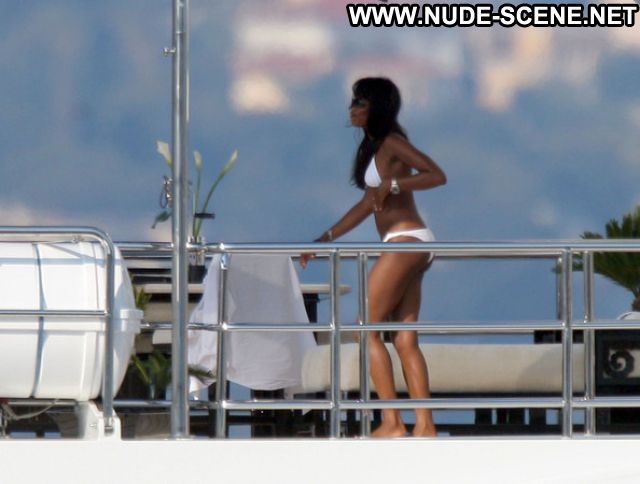 Naomi Campbell No Source Hot Ass Big Ass Cute Posing Hot Babe Bikini