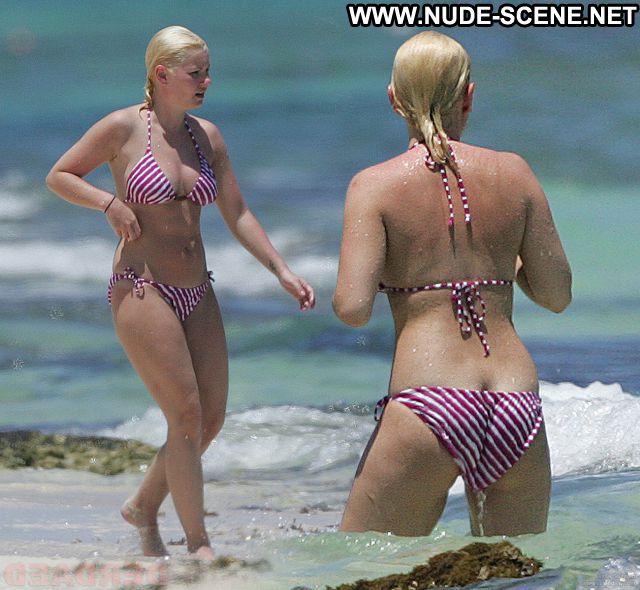 Elisha Cuthbert Nude Blonde Cute Celebrity Bikini Nude Scene Posing