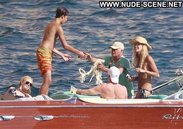 Elle Macpherson Boat Bikini Blonde Famous Horny Gorgeous Hot