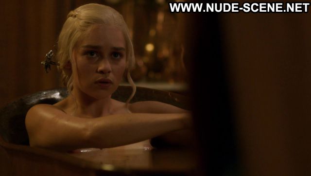 Emilia Clarke Nude Game Of Thrones Sexy Nude Sexy Scene Posing Hot