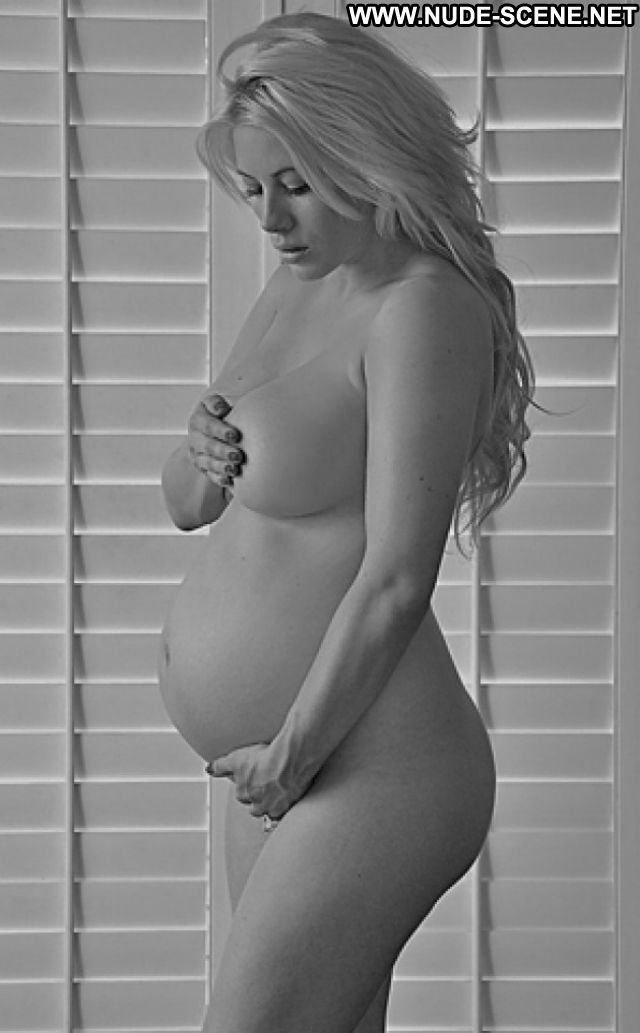 Shayne Lamas: Nude, Pregnant, Still Around.
