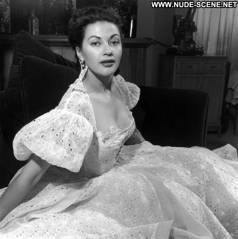 Celebrity Vintage Porn Lingerie - Yvonne De Carlo Nude Hot Celebrity Vintage Porn Posing Hot Celebrity Posing  Hot Nude Scene Cute Porn Brunette Babe