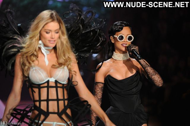 Rihanna No Source Nude Scene Babe Posing Hot Celebrity Hot Nude