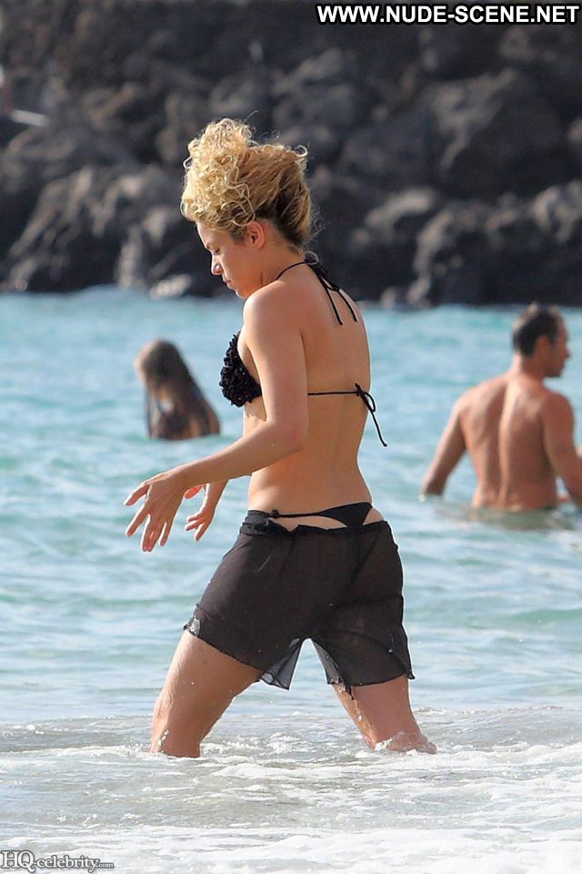 Shakira No Source Hot Posing Hot Celebrity Nude Babe Nude Scene