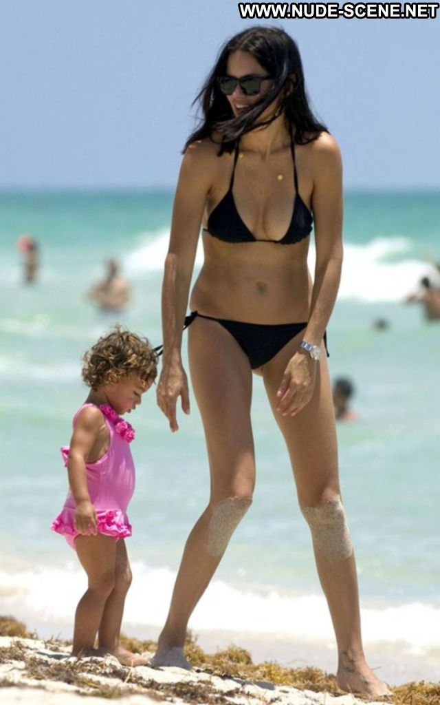 Adriana Lima No Source Brazil Posing Hot Bikini Celebrity Beach