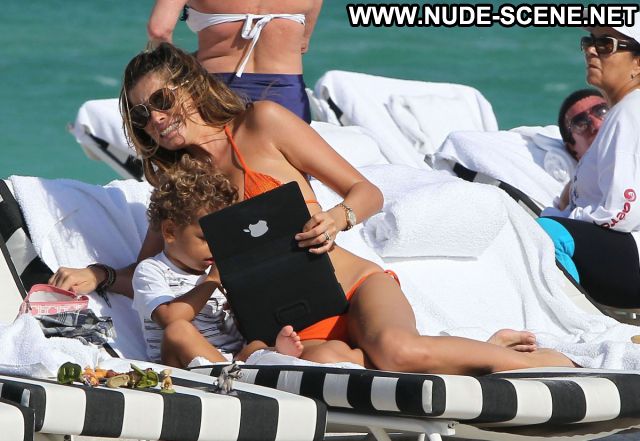 Aida Yespica No Source Nude Scene Beach Latina Big Ass Celebrity