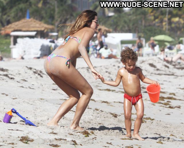 Aida Yespica No Source Venezuela Babe Nude Ass Big Ass Beach