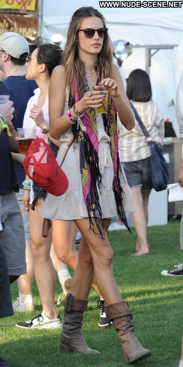 Alessandra Ambrosio No Source Celebrity Celebrity Outdoors Nude