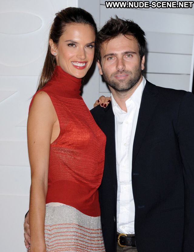 Alessandra Ambrosio No Source Brazil Posing Hot Latina Celebrity Nude
