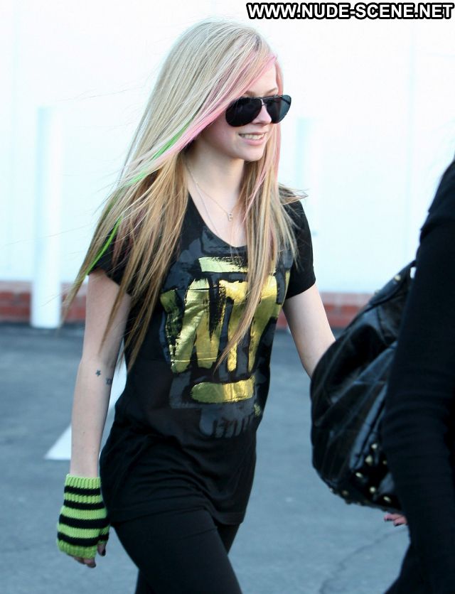 Avril Lavigne Small Tits Posing Hot Small Tits Celebrity Celebrity