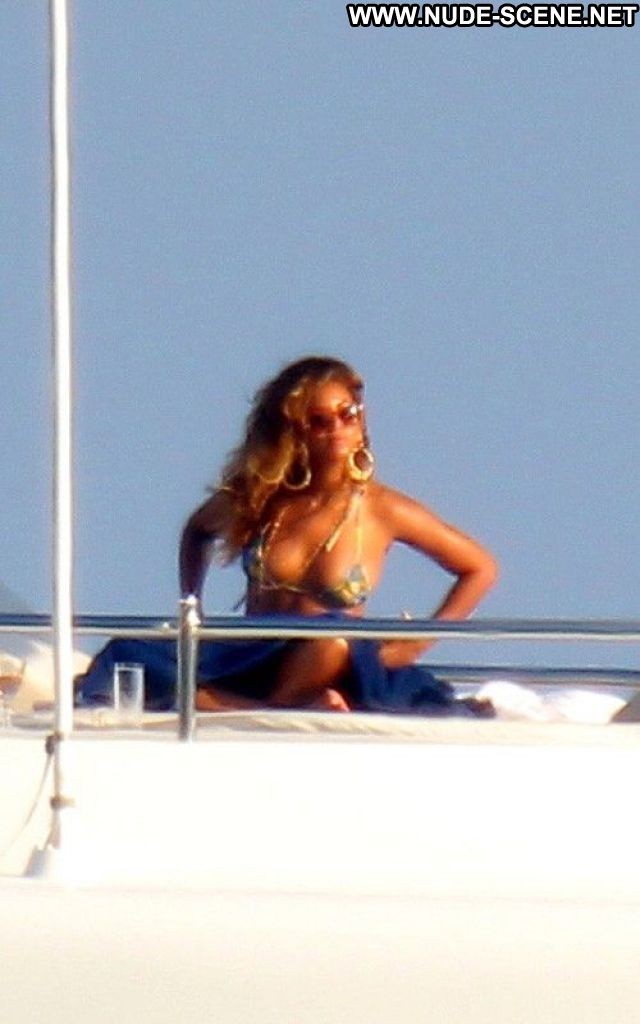 Beyonce No Source  Posing Hot Singer Nude Scene Nude Celebrity Hot