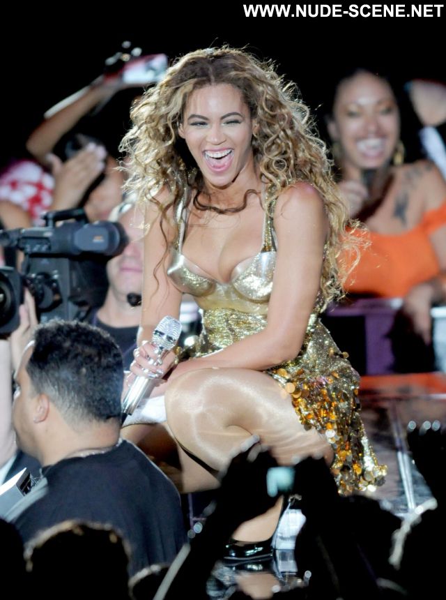 Beyonce No Source Posing Hot Singer Nude Scene Ebony Hot Celebrity