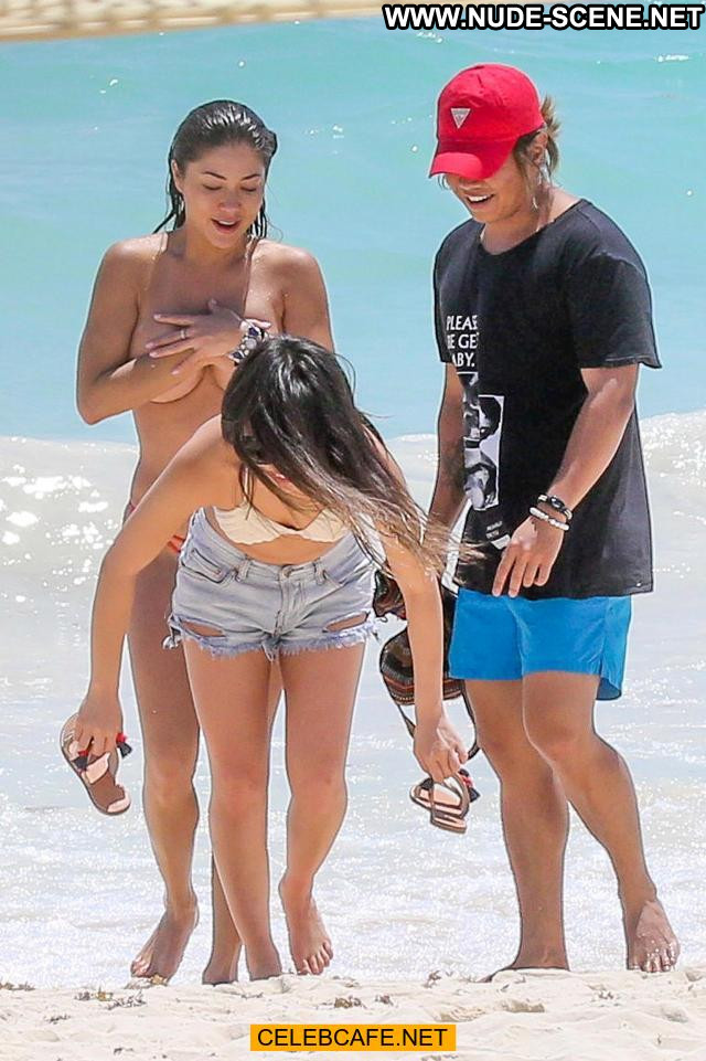 Arianny Celeste No Source  Posing Hot Celebrity Beach Mexico Topless