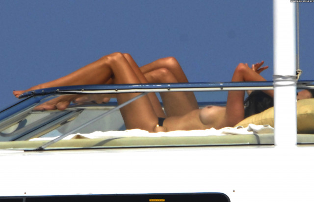 Cindy Crawford No Source Yacht Celebrity Beautiful Topless Babe