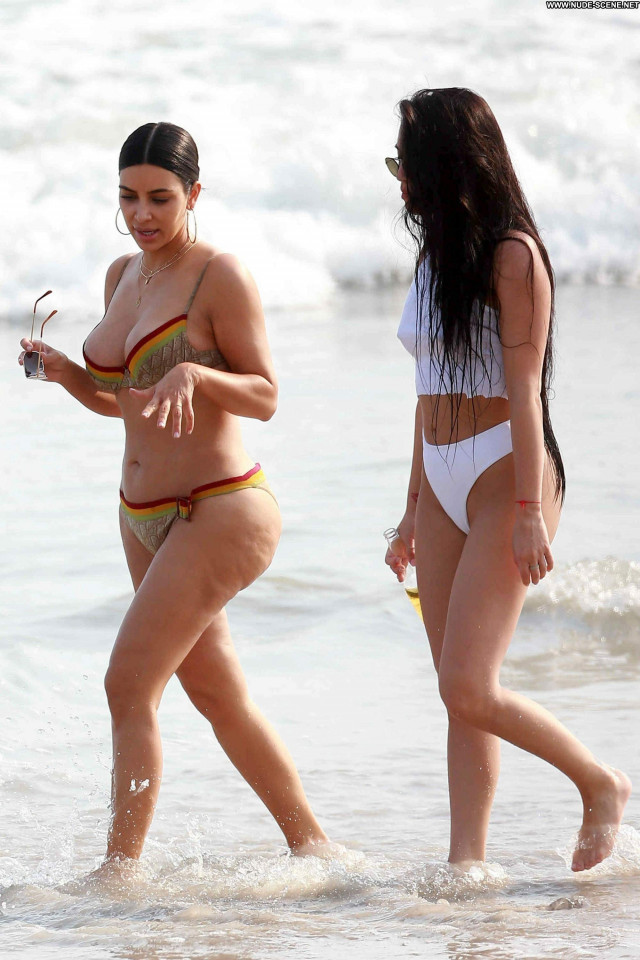 Kourtney Kardashian The Beach Babe Beach Babe Celebrity Posing Hot