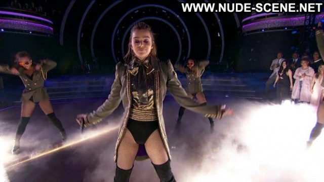 Hailee Steinfeld Dancing With The Stars Babe Celebrity Posing Hot