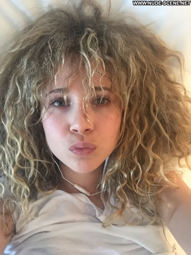 Juno Temple No Source Leaked Beautiful Celebrity Actress Babe Private