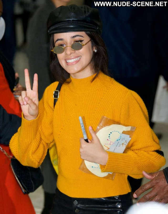 Camila Cabello No Source Babe International Posing Hot Paparazzi