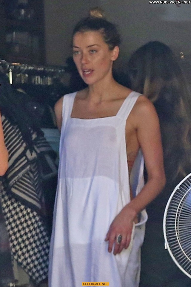 Amber Heard No Source Celebrity Beautiful Garage Babe Tit Slip Posing