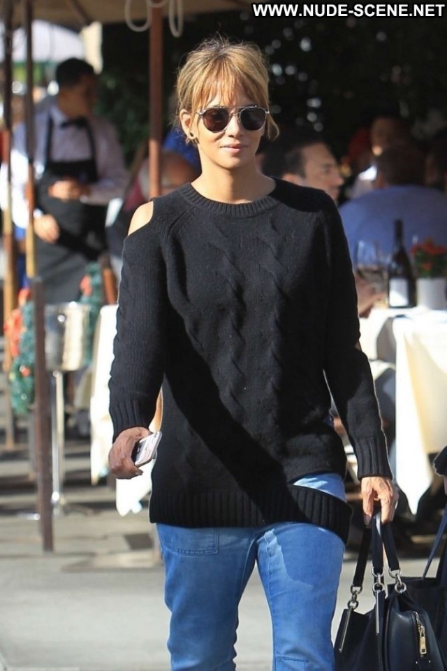 Halle Berry Beverly Hills Christmas Celebrity Paparazzi Posing Hot