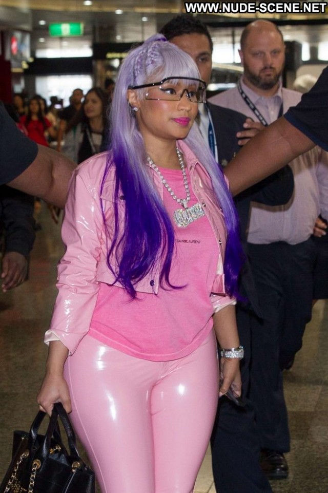 Nicki Minaj Australia Posing Hot Paparazzi Babe Beautiful