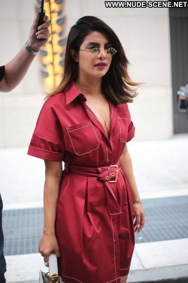Priyanka Chopra New York New York Celebrity Babe Posing Hot Apartment